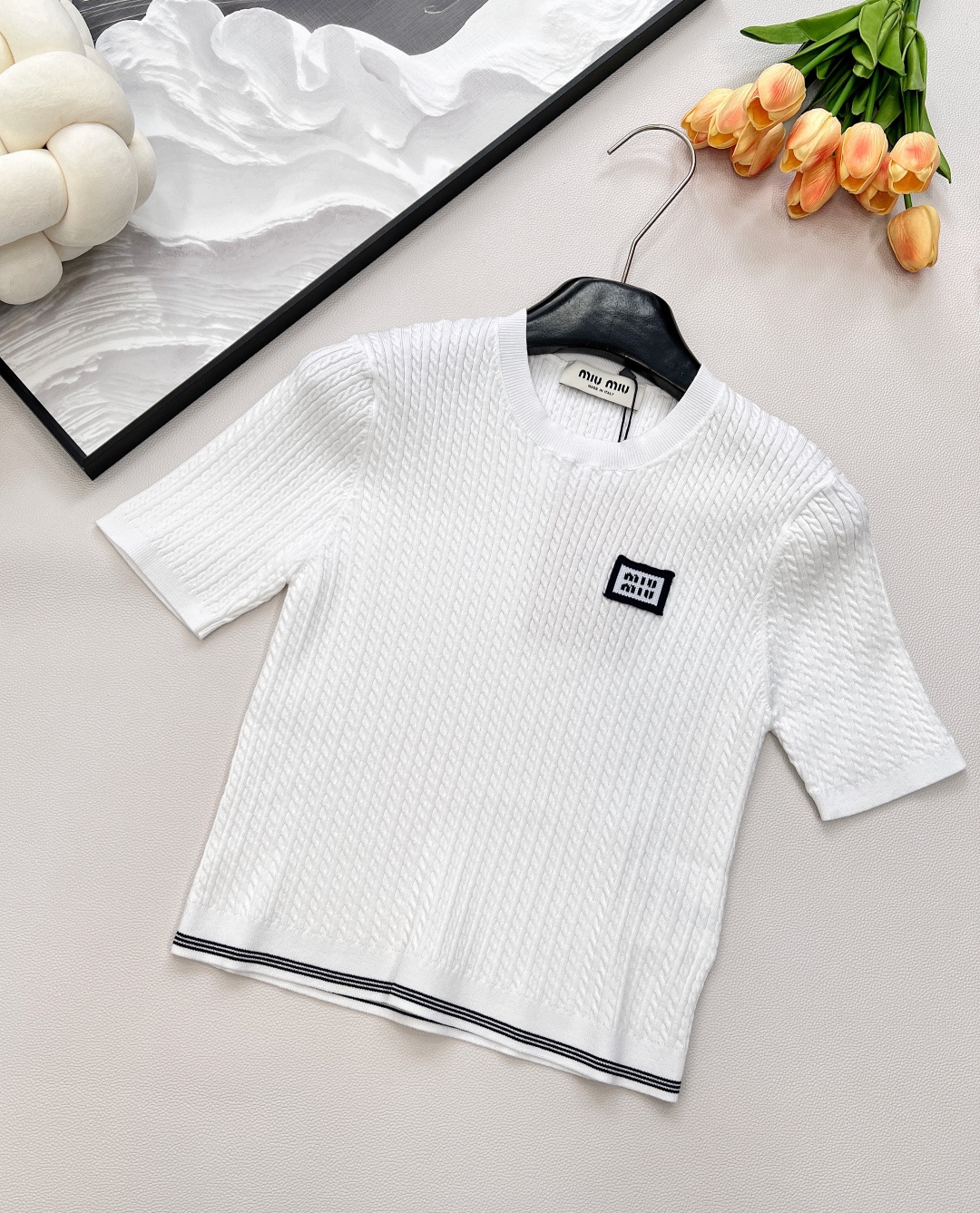 🆕Miumiu2025新款竖坑条麻花针织短袖，定制YB进口纱线织造 质感细腻 柔软舒适 圆领短袖针织上衣