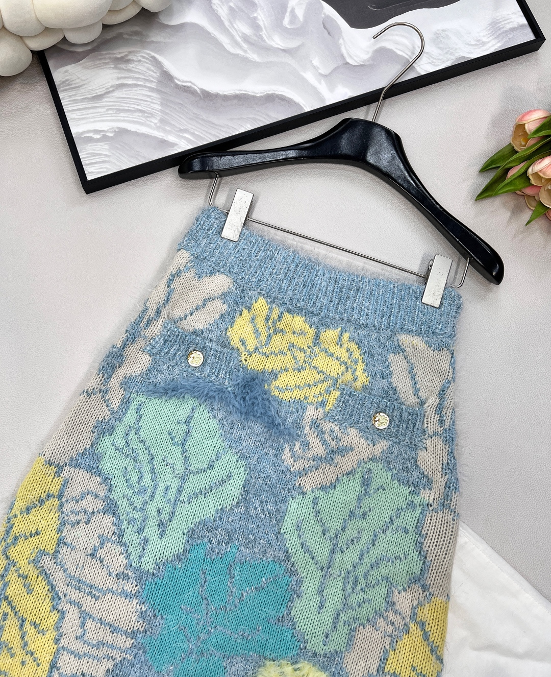 🆕Chanel25A高级手工坊系列新款彩色针织半裙丨⚠独家高版出品！松紧弹力腰头 精致花朵纽扣点缀 彩色