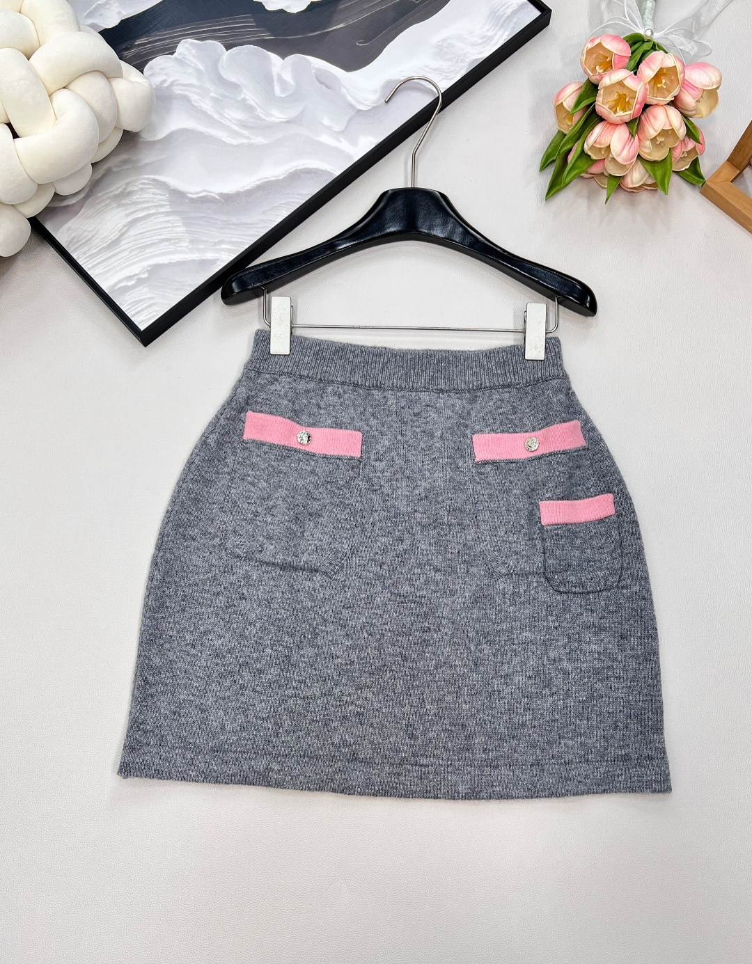 🆕Chanel25B高级手工坊系列新款灰粉撞色针织开衫外套➕半裙丨⚠独家yb开发！高版出品！定制羊毛羊绒