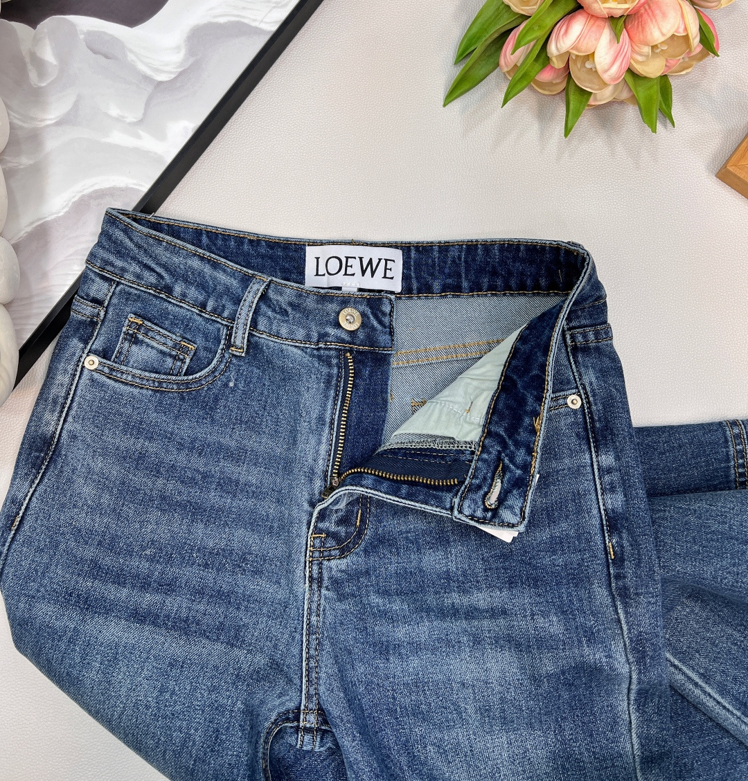 🆕LOEWE2025秋冬新款罗意威刺绣毛边中高腰弹力微喇叭牛仔裤，高腰显瘦提臀显腿长 质感肉眼可见 深蓝