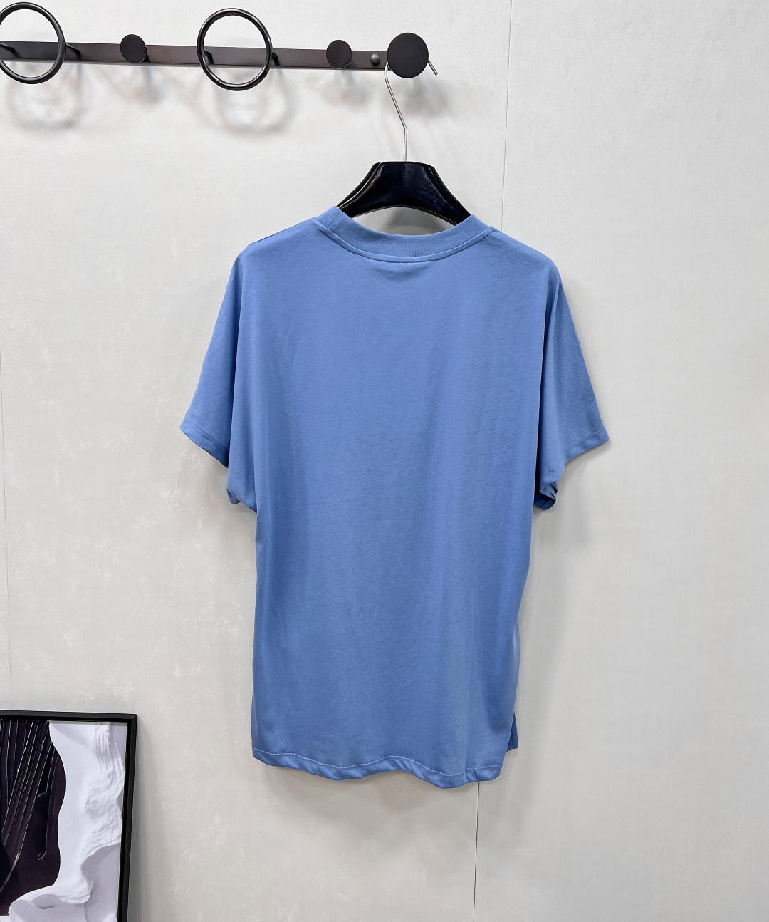 🆕 MONCLER 蒙口立体字母刺绣短袖T恤✨ 胸口字母标志刺绣 —— 经典蒙口徽标点缀，低调彰显品牌基