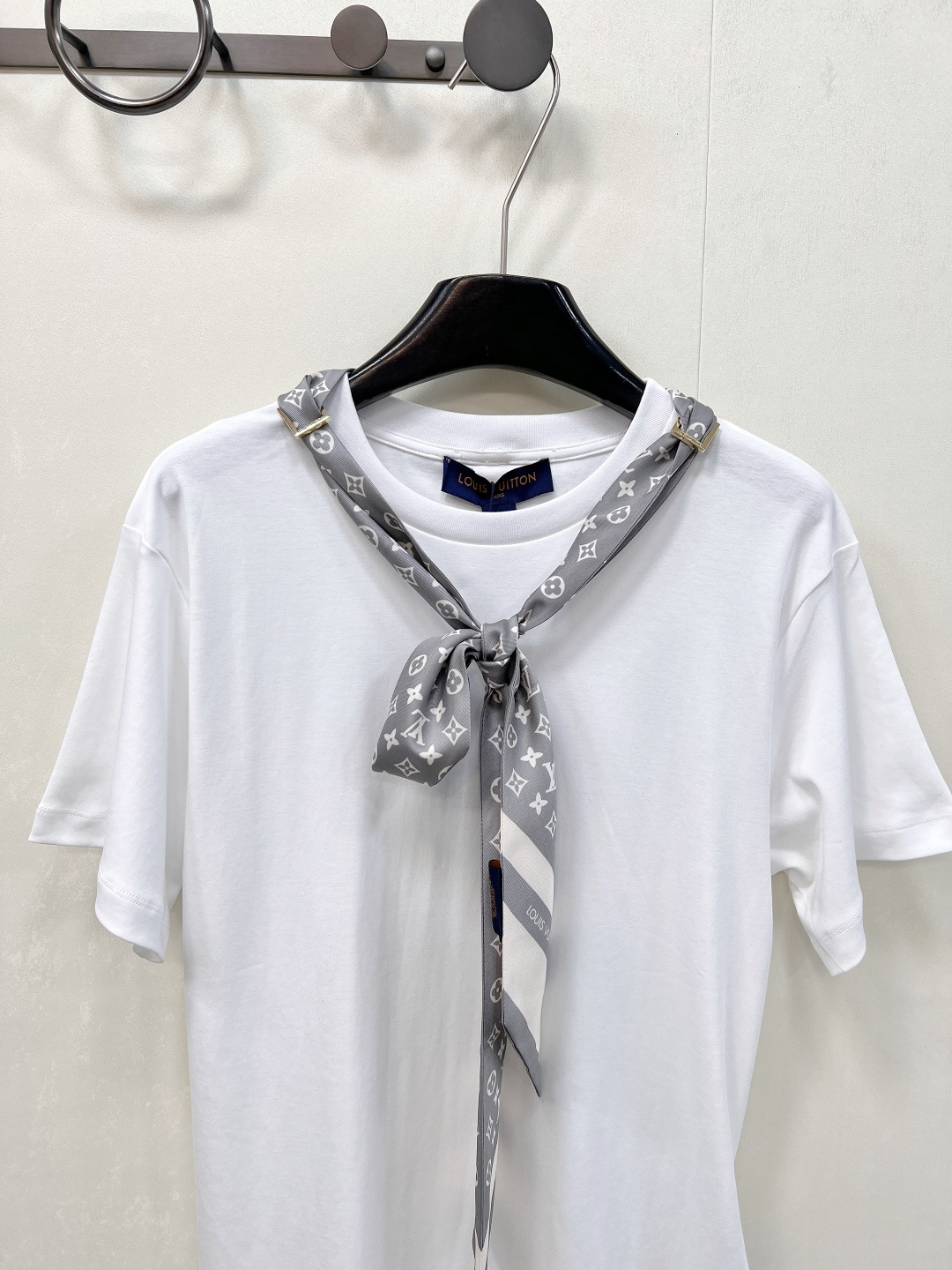🆕Louis Vuitton2025新款圆领丝巾短袖T恤，定制YB斜纹全棉材质 透气舒适 质感十足 常规