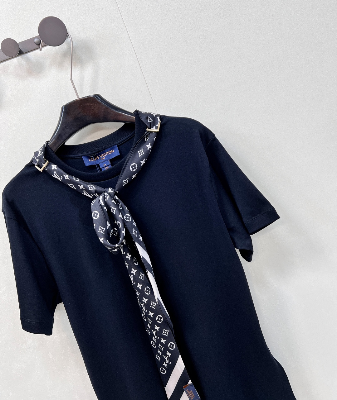 🆕Louis Vuitton2025新款圆领丝巾短袖T恤，定制YB斜纹全棉材质 透气舒适 质感十足 常规