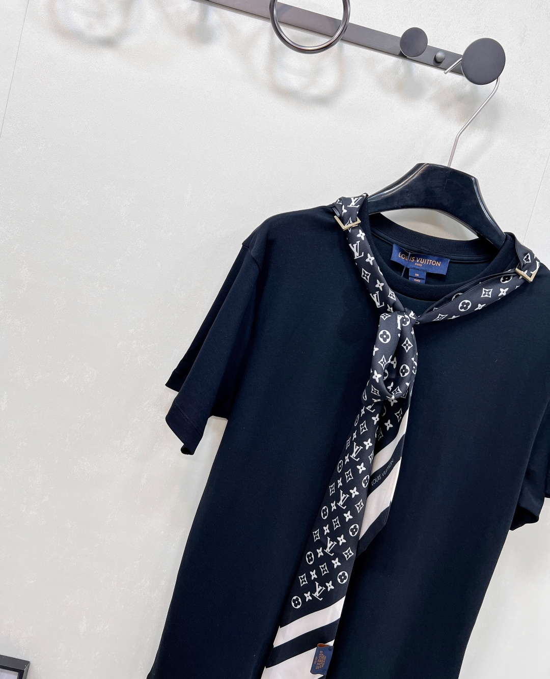 🆕Louis Vuitton2025新款圆领丝巾短袖T恤，定制YB斜纹全棉材质 透气舒适 质感十足 常规