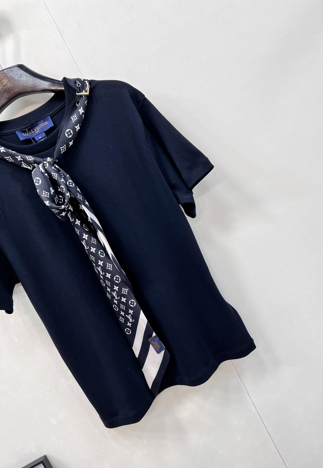 🆕Louis Vuitton2025新款圆领丝巾短袖T恤，定制YB斜纹全棉材质 透气舒适 质感十足 常规