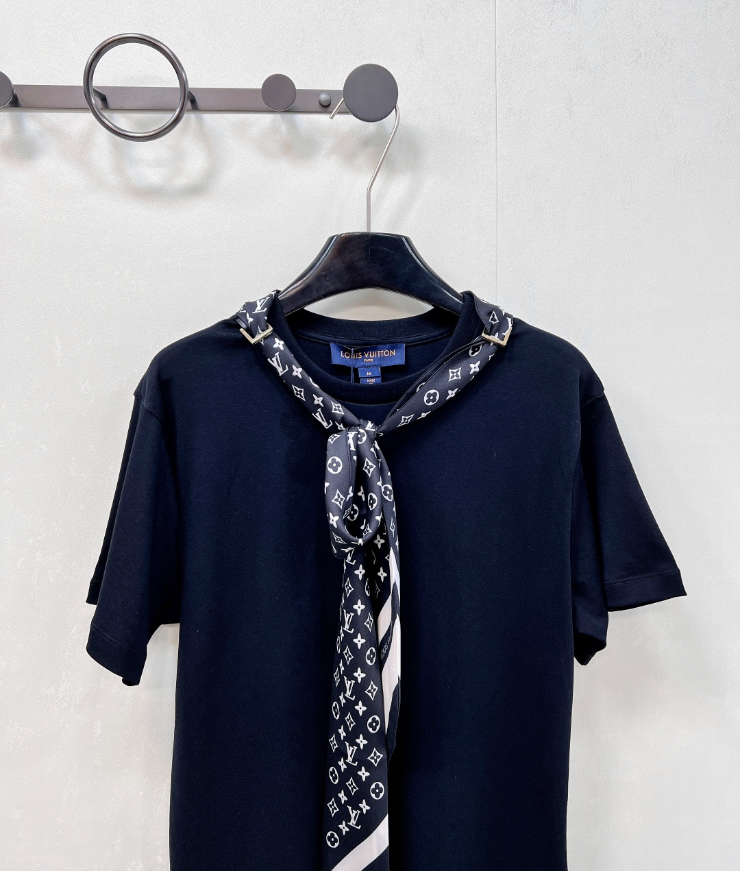 🆕Louis Vuitton2025新款圆领丝巾短袖T恤，定制YB斜纹全棉材质 透气舒适 质感十足 常规