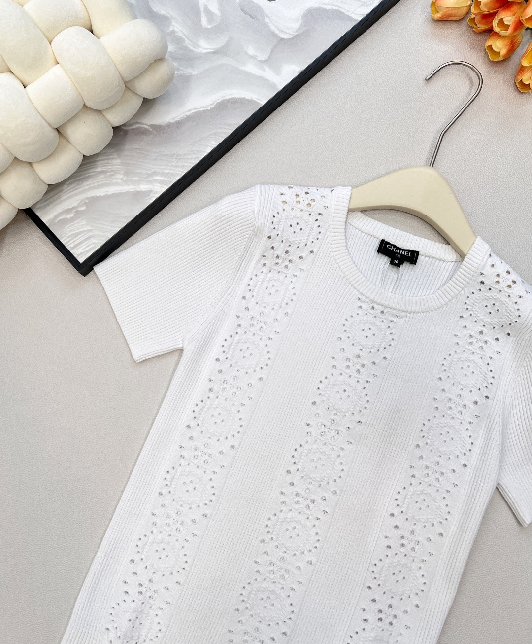 🆕Chanel2025SS新款镂空针织短袖上衣，定制YB进口纱线织造 肌理细腻 舒适有型 圆领针织短袖剪