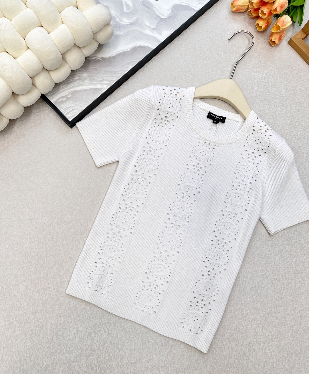 🆕Chanel2025SS新款镂空针织短袖上衣，定制YB进口纱线织造 肌理细腻 舒适有型 圆领针织短袖剪