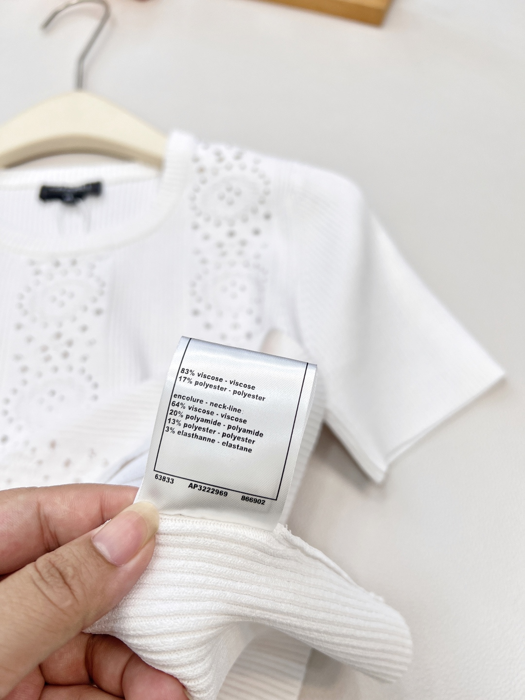 🆕Chanel2025SS新款镂空针织短袖上衣，定制YB进口纱线织造 肌理细腻 舒适有型 圆领针织短袖剪