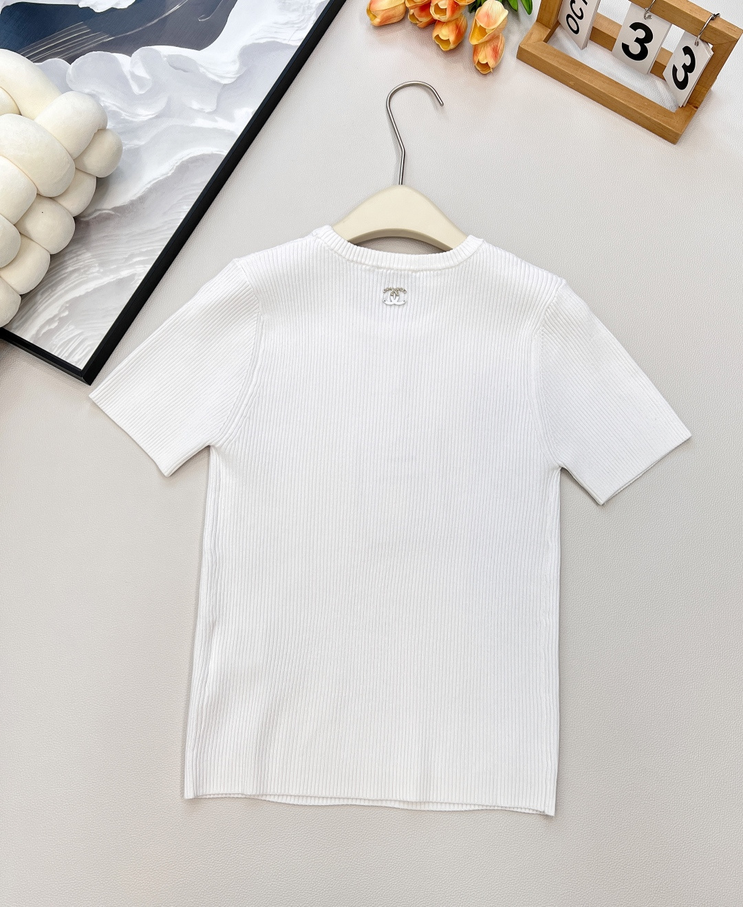 🆕Chanel2025SS新款镂空针织短袖上衣，定制YB进口纱线织造 肌理细腻 舒适有型 圆领针织短袖剪