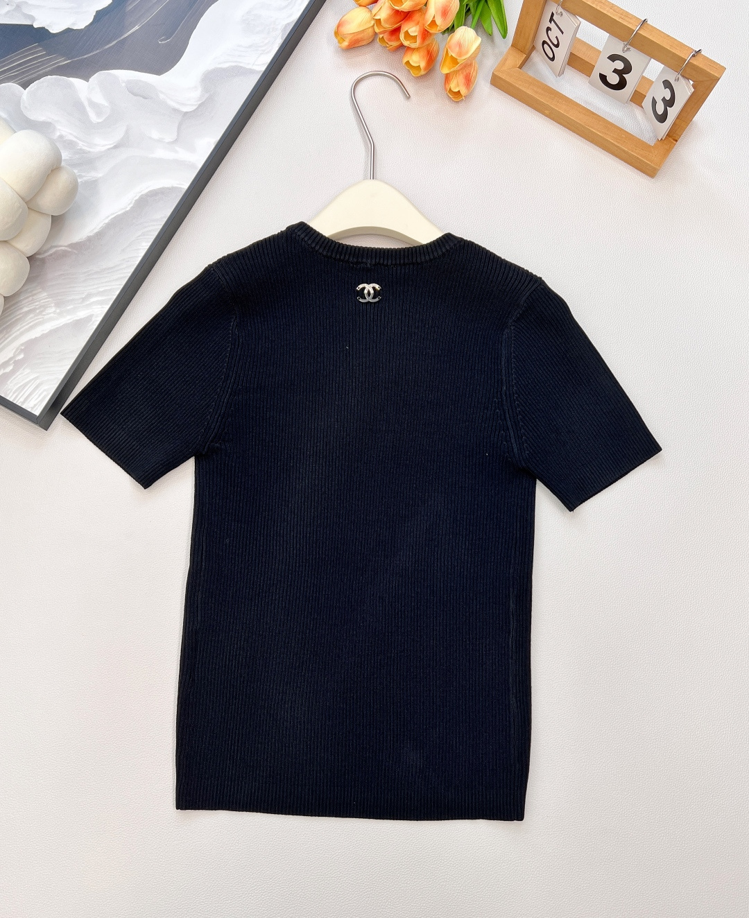 🆕Chanel2025SS新款镂空针织短袖上衣，定制YB进口纱线织造 肌理细腻 舒适有型 圆领针织短袖剪