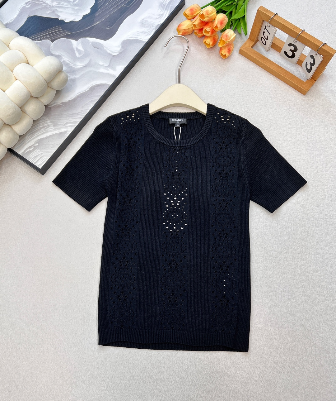 🆕ChanelSS新款镂空针织短袖上衣，定制YB进口纱线织造 肌理细腻 舒适有型 圆领针织短袖剪裁 大身