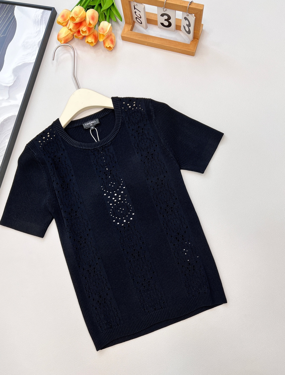 🆕Chanel2025SS新款镂空针织短袖上衣，定制YB进口纱线织造 肌理细腻 舒适有型 圆领针织短袖剪