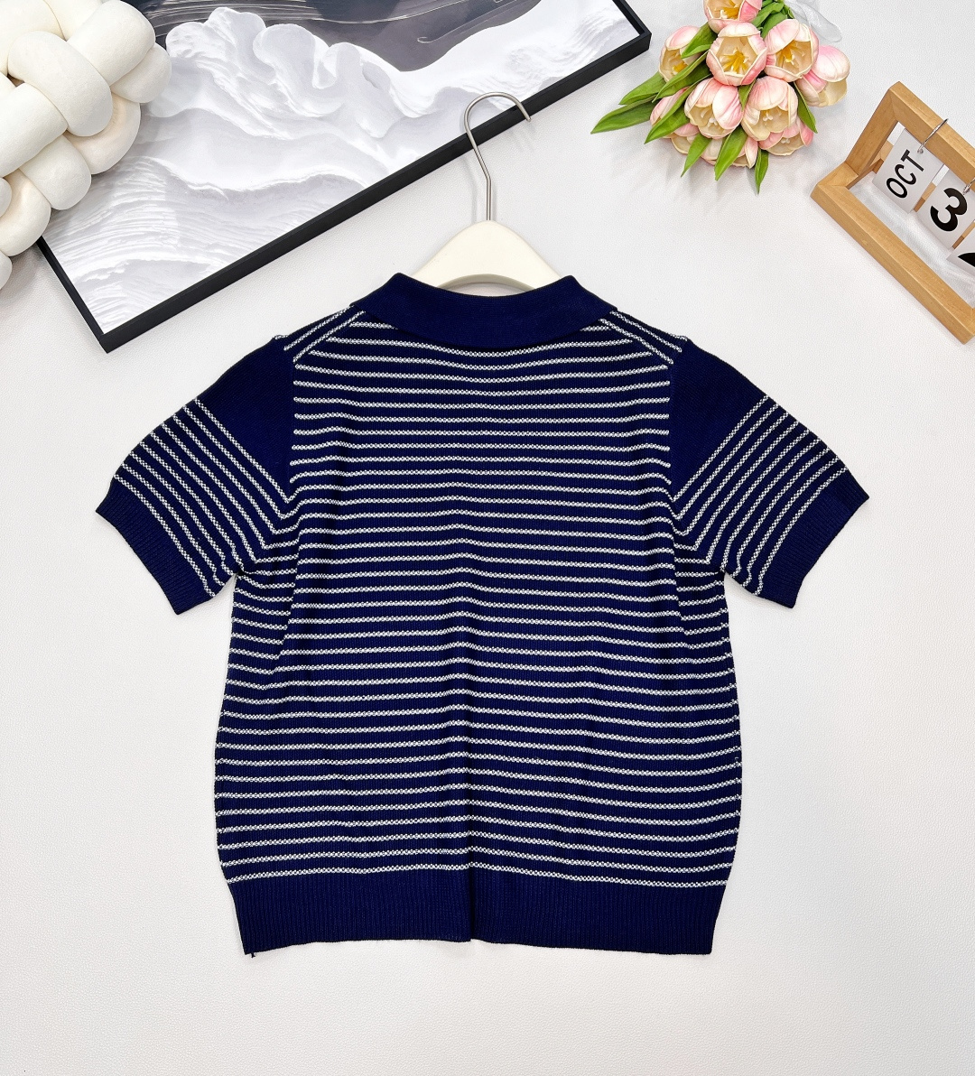 🆕Miumiu2025新款字母贴片翻领针织短袖，定制YB羊毛纱线织造 柔软舒适 洋气显瘦 翻领𝑝𝑜𝑙𝑜短