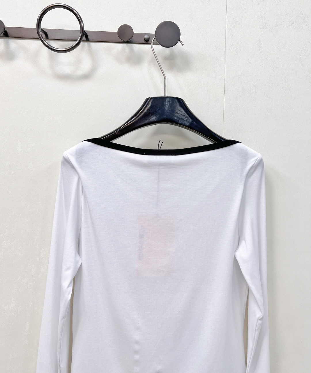 🆕Miumiu2025新款字母刺绣宽圆领百搭打底衫定制YB斜纹全棉材质 质感舒适 弹力好穿 宽圆领长袖打