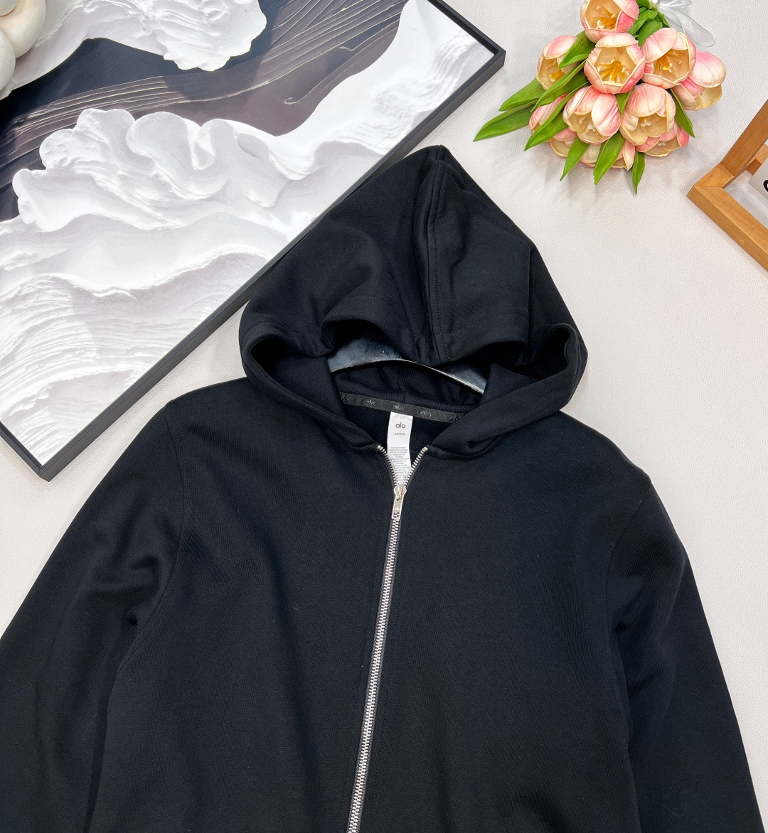 🆕Alo早秋新款短款拉链卫衣，肯豆同款真的狠狠拿捏住时尚精髓！这款卫衣是 Oversize 版型，短款设