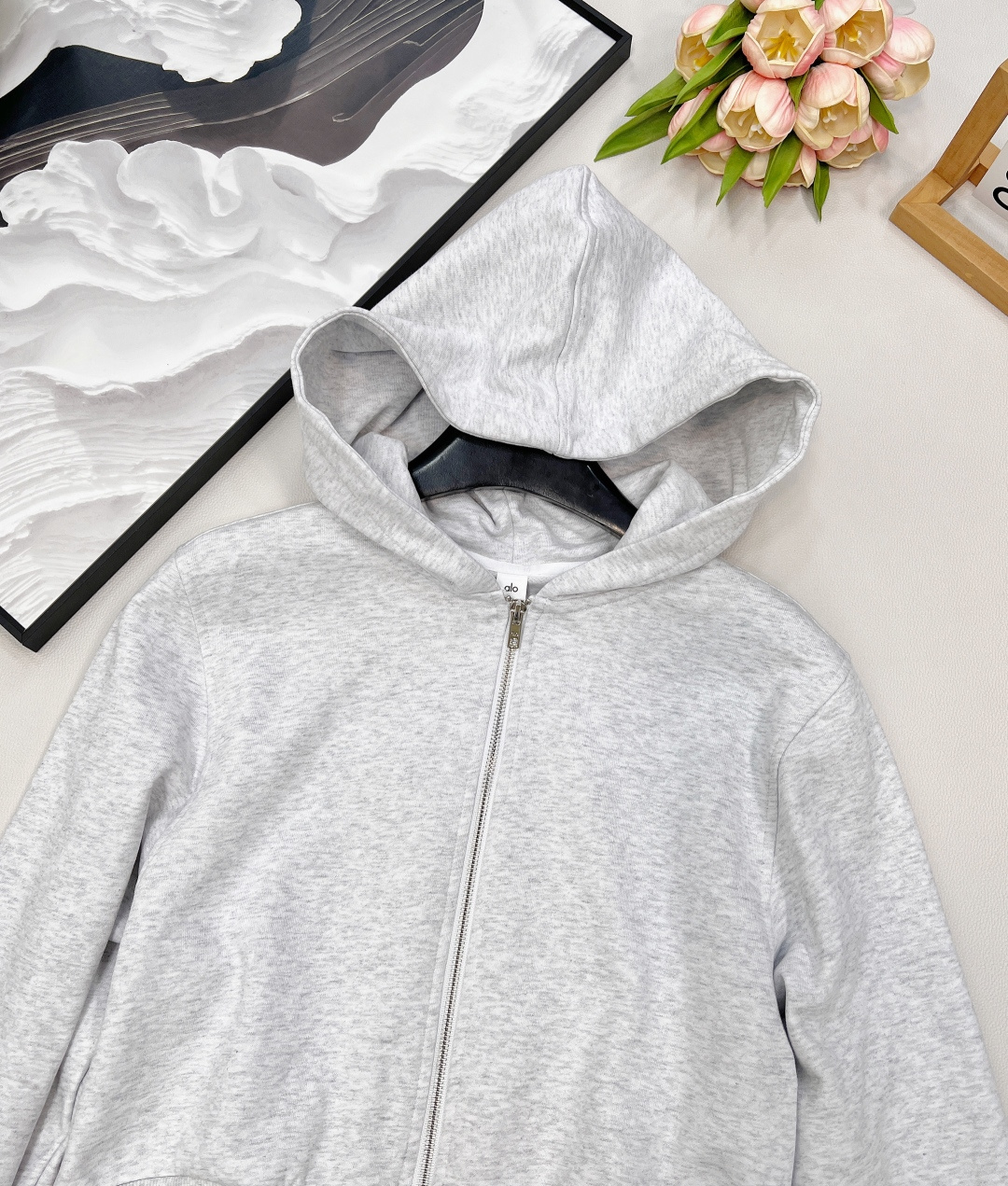 🆕Alo早秋新款短款拉链卫衣，肯豆同款真的狠狠拿捏住时尚精髓！这款卫衣是 Oversize 版型，短款设