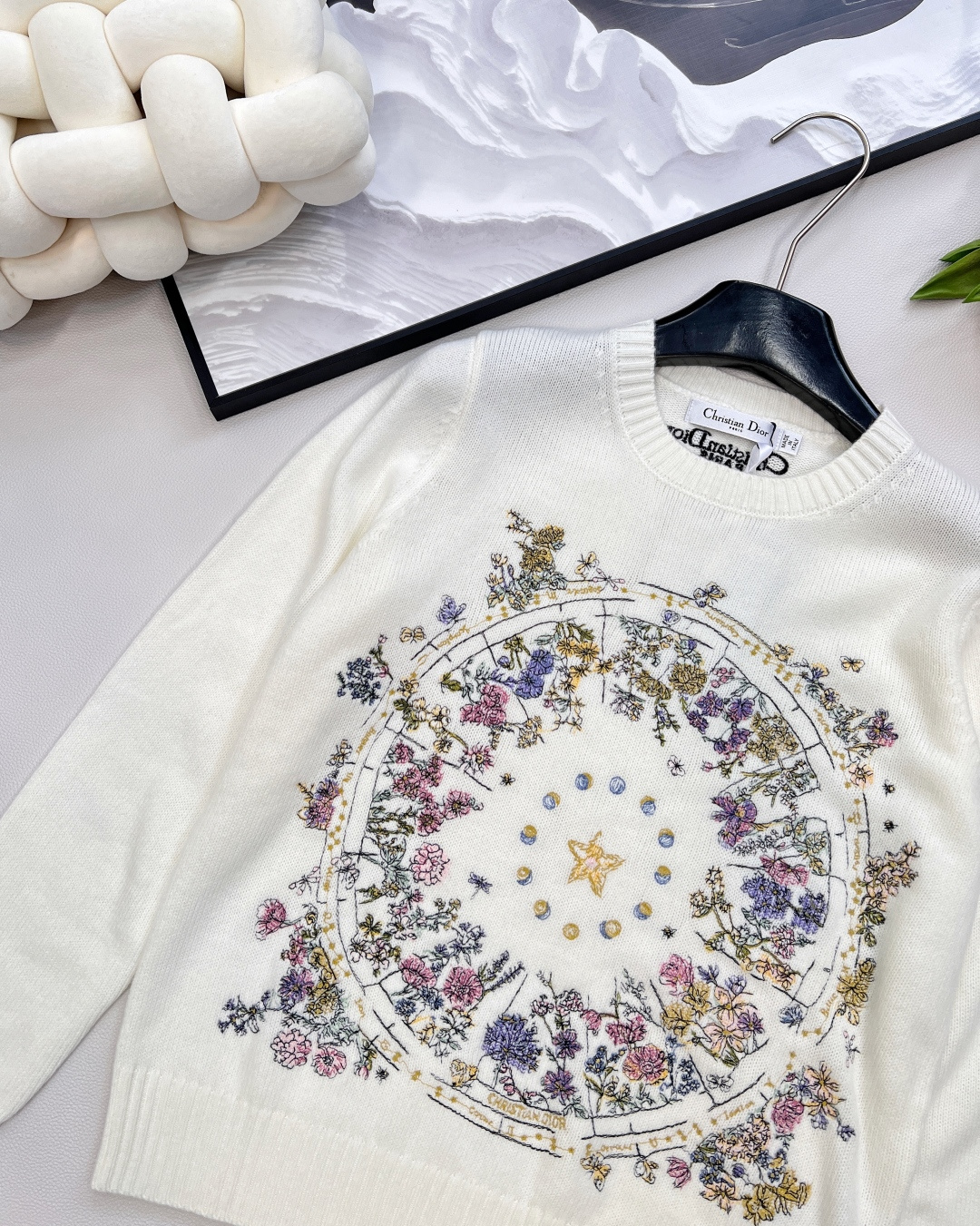 🆕 DIOR 限定系列花卉五角星金色刺绣羊毛针织衫梦幻五角星🌟 百年难遇的好版型 100%羊毛面料软软糯
