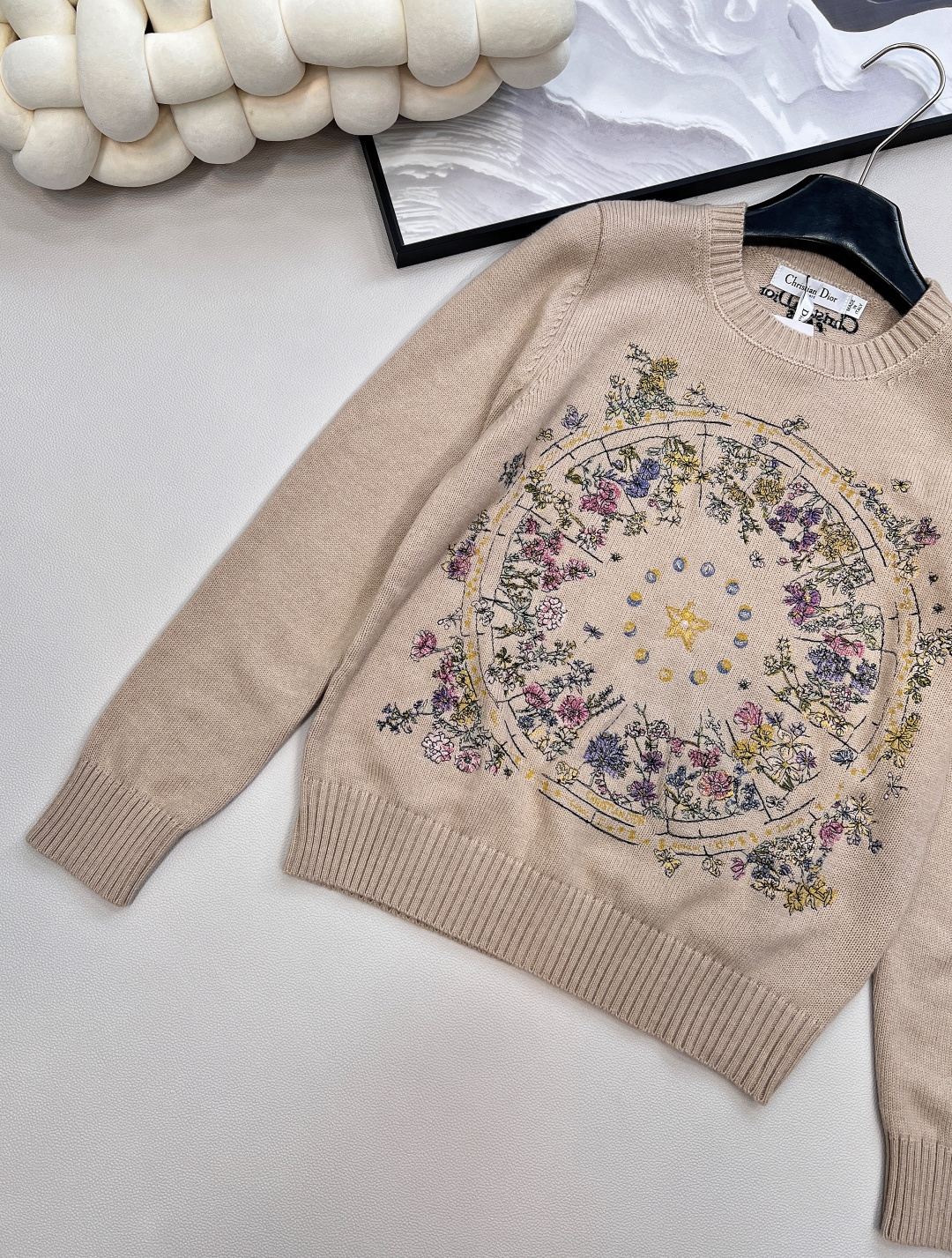 🆕 DIOR 限定系列花卉五角星金色刺绣羊毛针织衫梦幻五角星🌟 百年难遇的好版型 100%羊毛面料软软糯