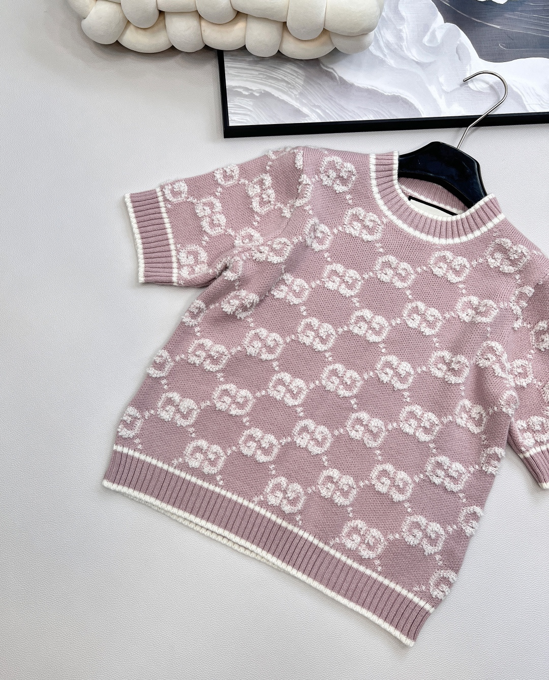 🆕Gucci 经典老花提花针织羊毛圆领针织短袖，经典百搭老花图案，德国进口纱嘴挂毛机器设备织片，所用毛料