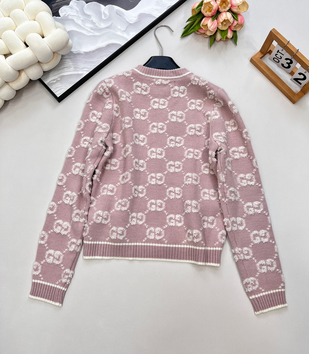 🆕Gucci 经典老花提花针织羊毛圆领开衫经典百搭老花图案，德国进口纱嘴挂毛机器设备织片，所用毛料材质，