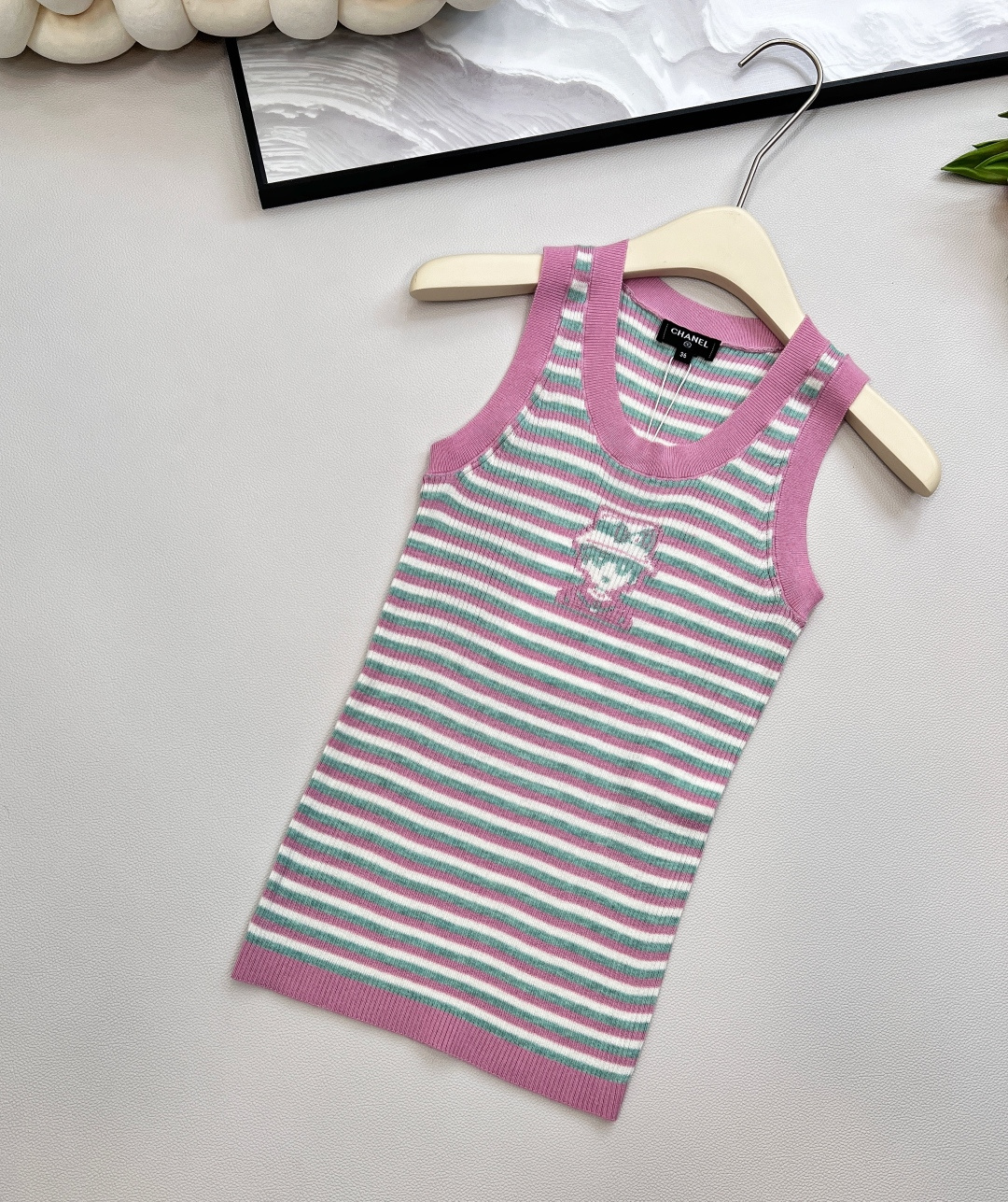 🆕Chanel2025新款条纹针织短袖背心，定制YB羊绒纱线材质 细腻肌理 柔软舒适 针织背心裁剪 立体