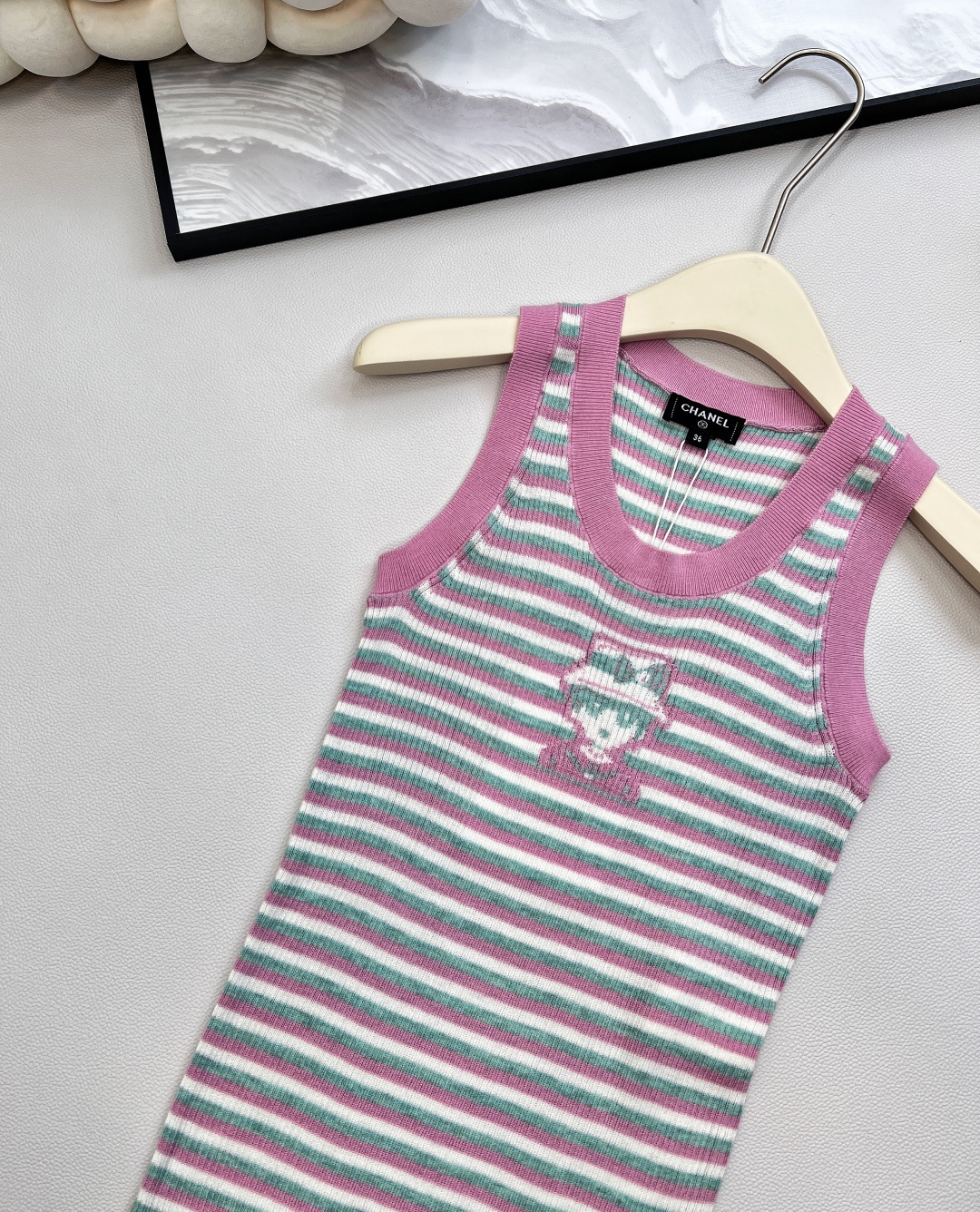 🆕Chanel2025新款条纹针织短袖背心，定制YB羊绒纱线材质 细腻肌理 柔软舒适 针织背心裁剪 立体