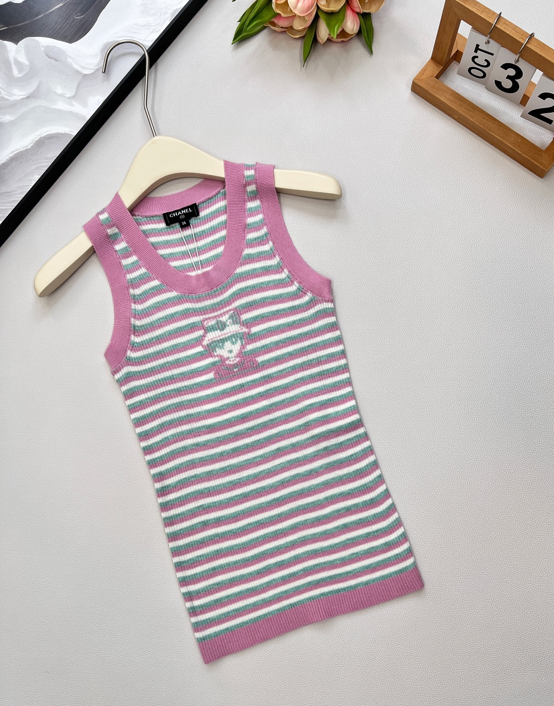 🆕Chanel2025新款条纹针织短袖背心，定制YB羊绒纱线材质 细腻肌理 柔软舒适 针织背心裁剪 立体