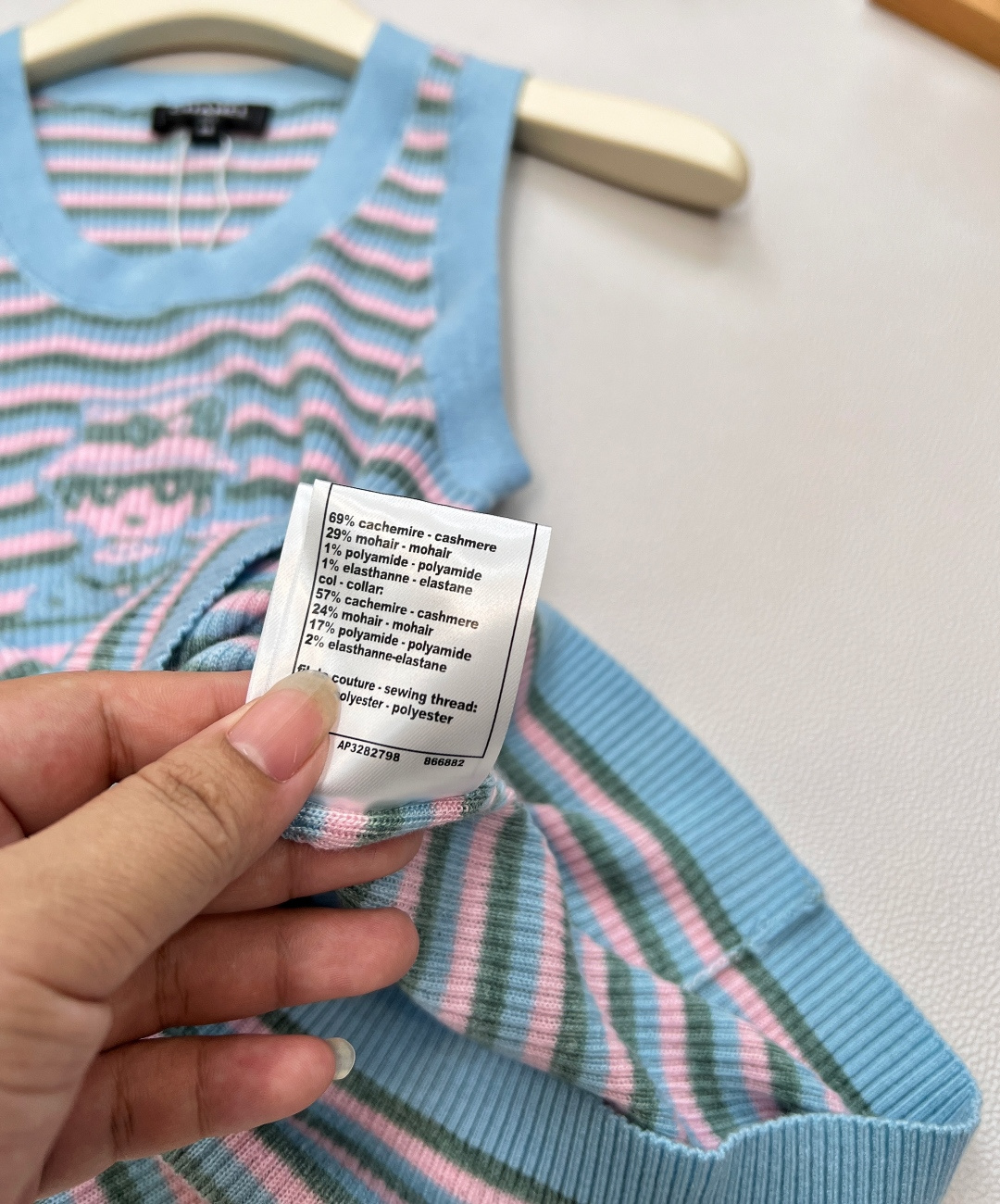 🆕Chanel2025新款条纹针织短袖背心，定制YB羊绒纱线材质 细腻肌理 柔软舒适 针织背心裁剪 立体