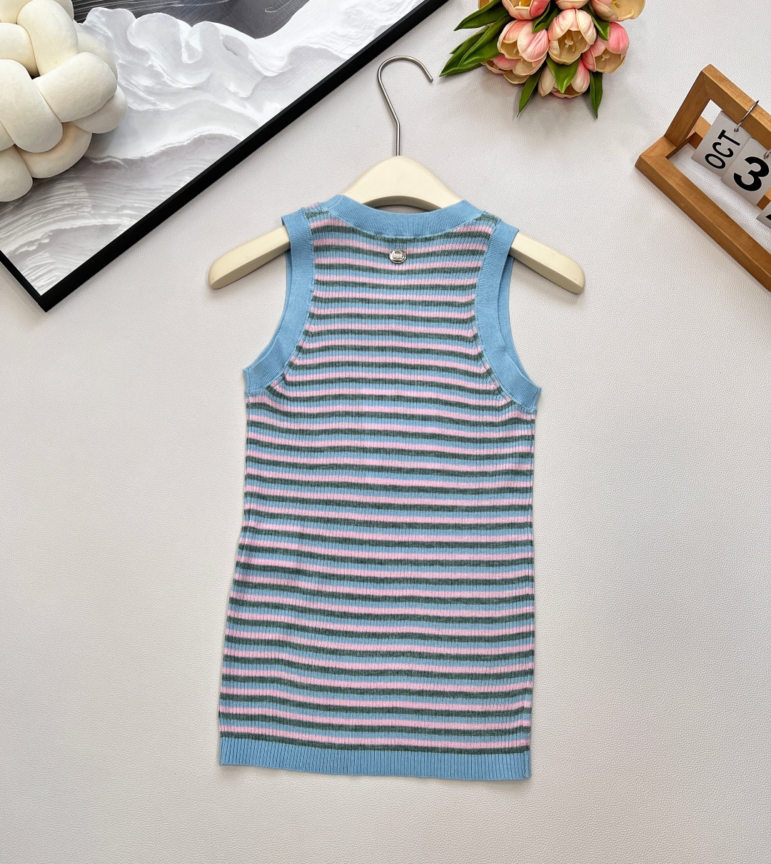 🆕Chanel2025新款条纹针织短袖背心，定制YB羊绒纱线材质 细腻肌理 柔软舒适 针织背心裁剪 立体