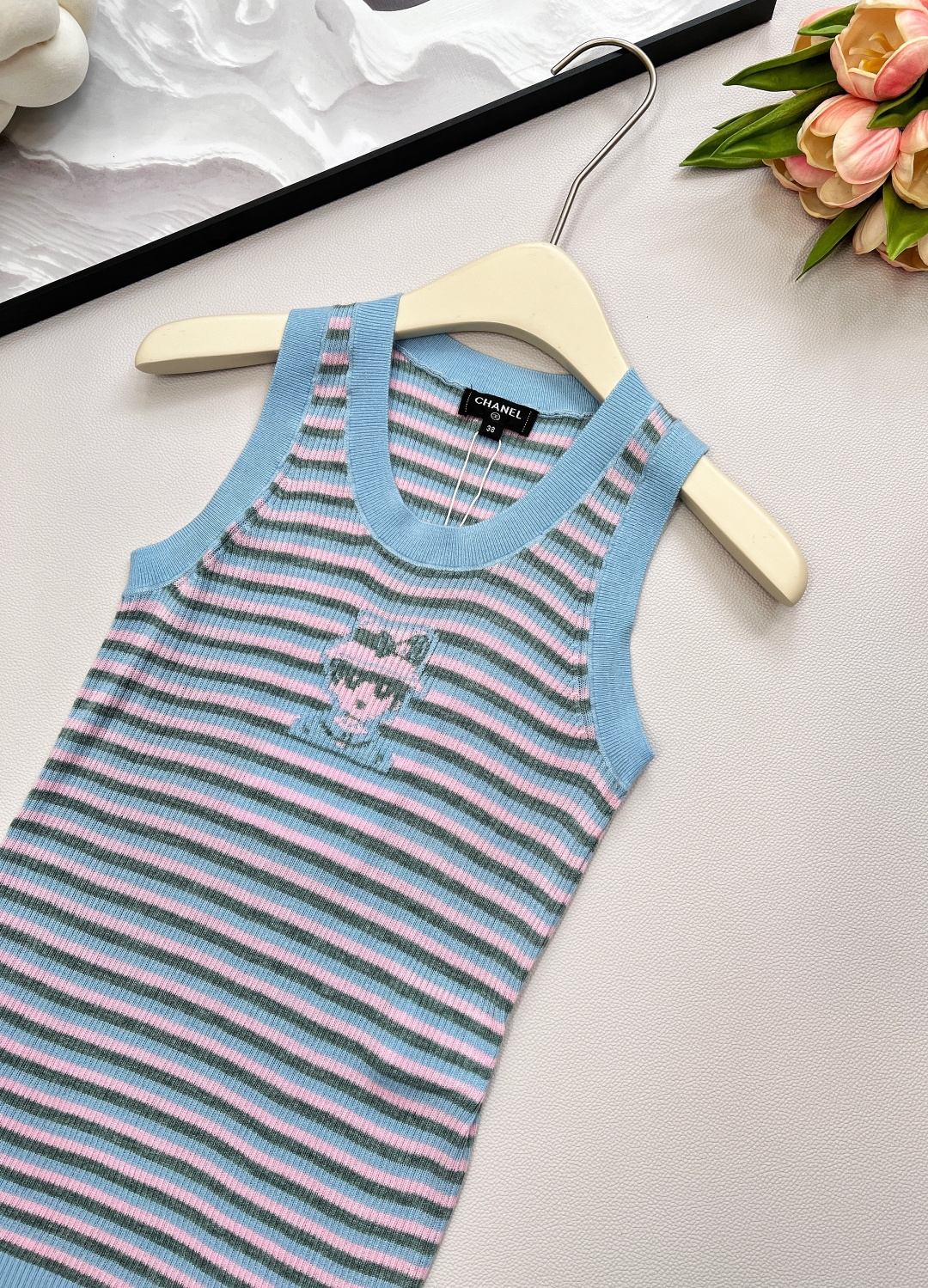 🆕Chanel2025新款条纹针织短袖背心，定制YB羊绒纱线材质 细腻肌理 柔软舒适 针织背心裁剪 立体