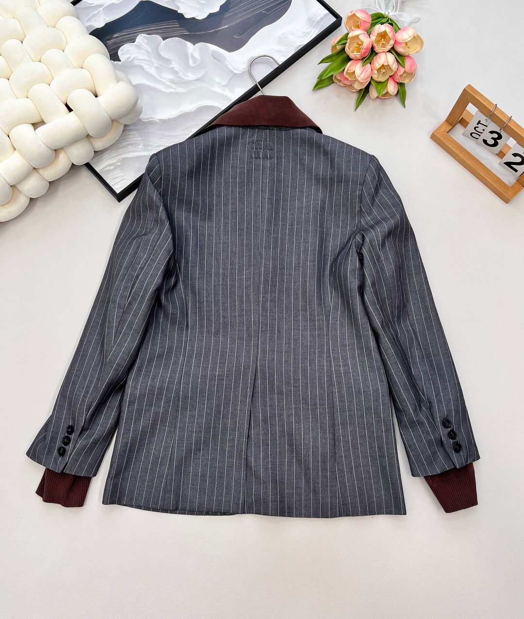 🆕 MIUMIU 学院风时髦气质胸前口袋西装外套慵懒法式腔调 / 高级知识分子感✨优雅与率性的完美平衡 