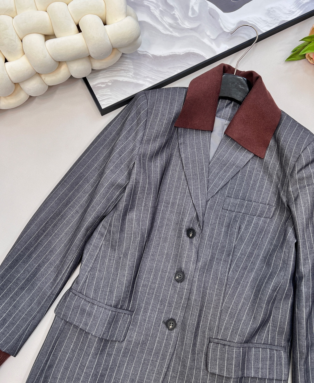 🆕 MIUMIU 学院风时髦气质胸前口袋西装外套慵懒法式腔调 / 高级知识分子感✨优雅与率性的完美平衡 