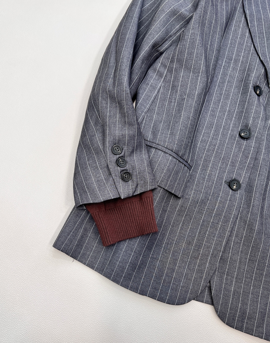 🆕 MIUMIU 学院风时髦气质胸前口袋西装外套慵懒法式腔调 / 高级知识分子感✨优雅与率性的完美平衡 