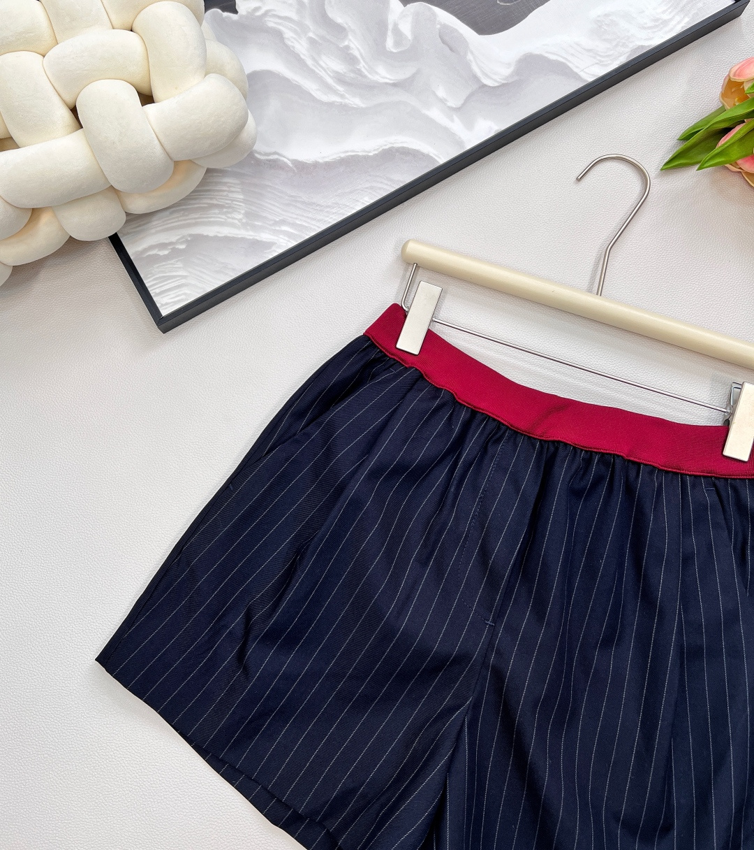 🆕Miumiu25Fw早秋新款知性分子学院风小短裤丨⚠独家yb开发！高版出品！撞色罗纹腰带拼接设计甜酷兼