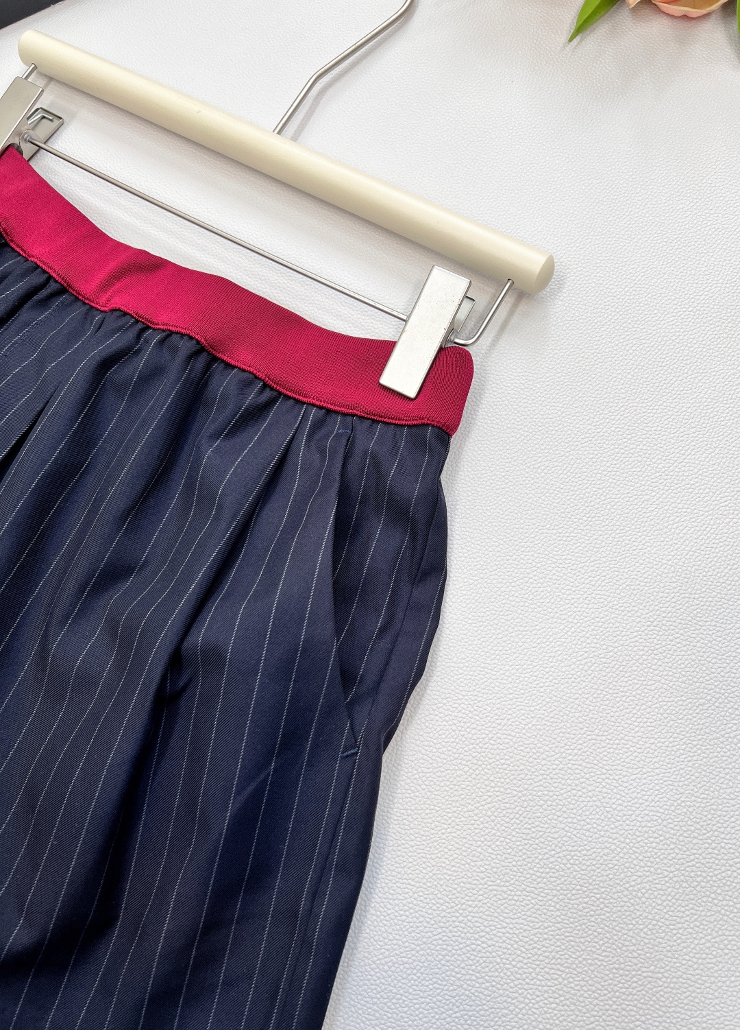 🆕Miumiu25Fw早秋新款知性分子学院风小短裤丨⚠独家yb开发！高版出品！撞色罗纹腰带拼接设计甜酷兼