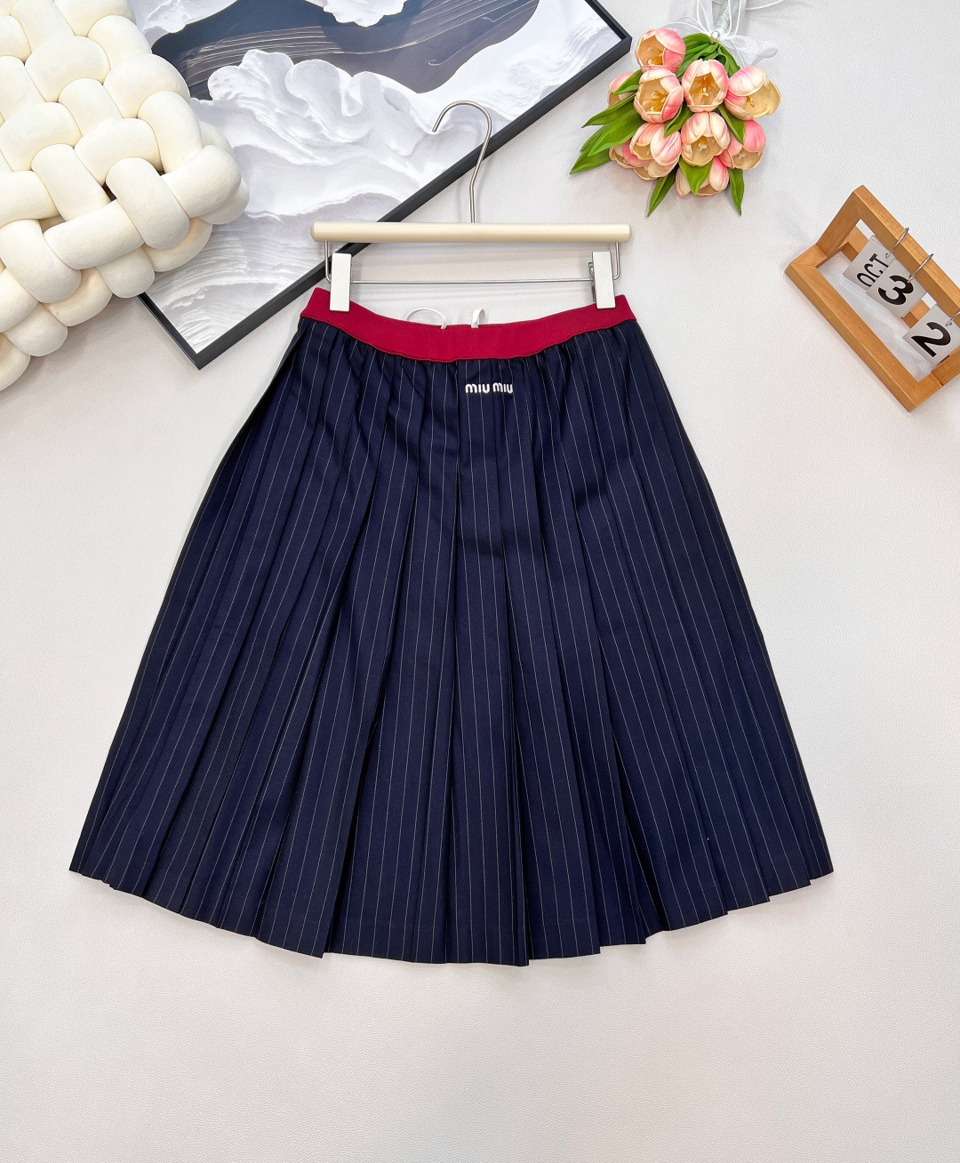 🆕Miumiu25Fw早秋新款知性分子学院风压褶长半裙丨⚠独家yb开发！高版出品！撞色罗纹腰带拼接设计甜