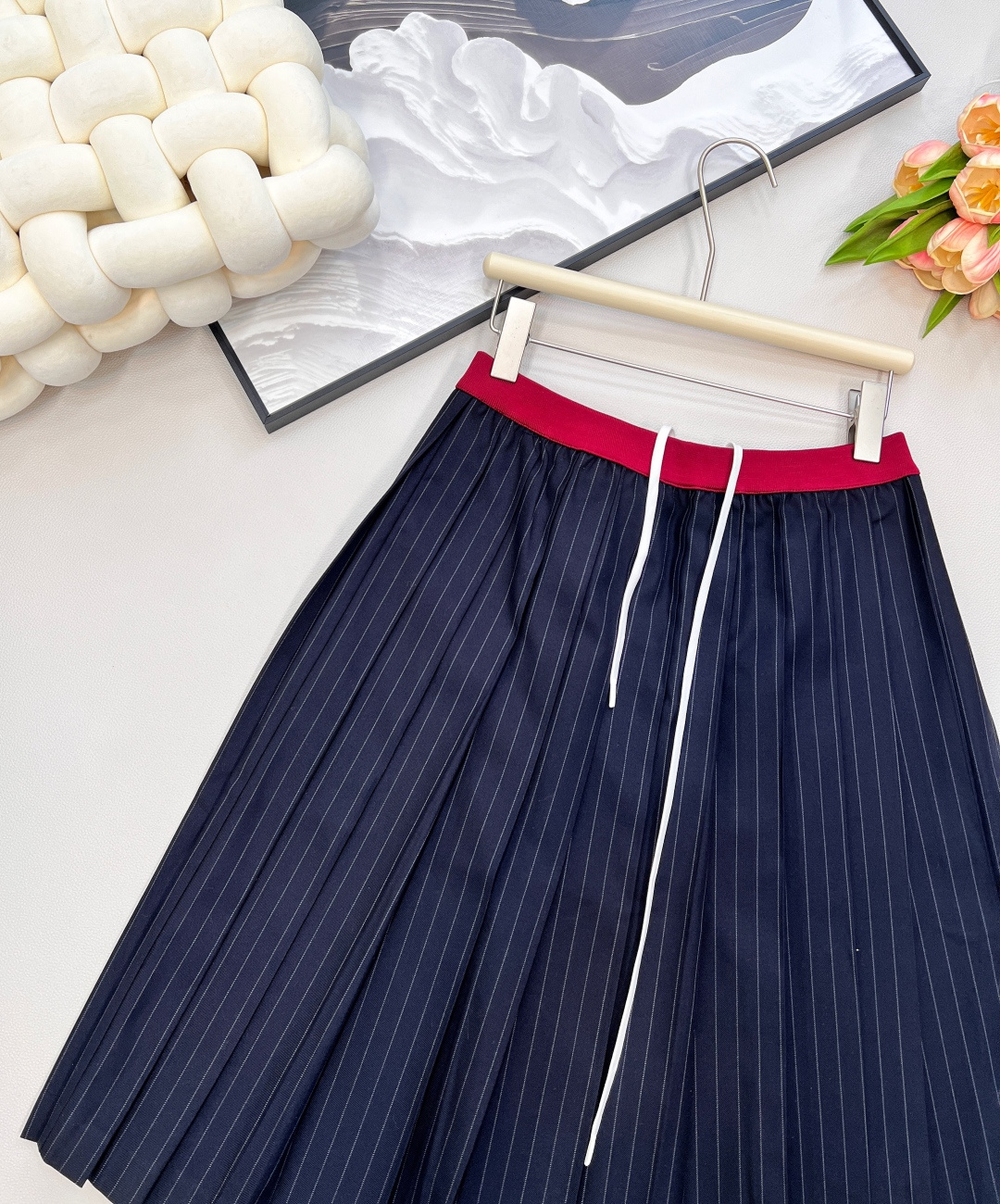 🆕Miumiu25Fw早秋新款知性分子学院风压褶长半裙丨⚠独家yb开发！高版出品！撞色罗纹腰带拼接设计甜