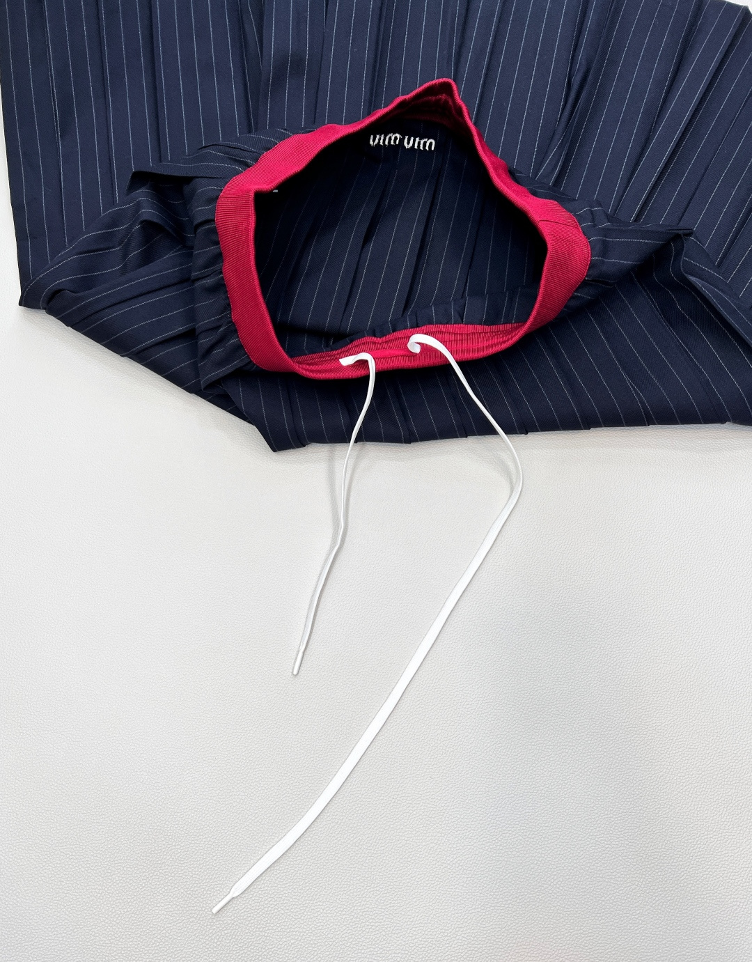 🆕Miumiu25Fw早秋新款知性分子学院风压褶长半裙丨⚠独家yb开发！高版出品！撞色罗纹腰带拼接设计甜