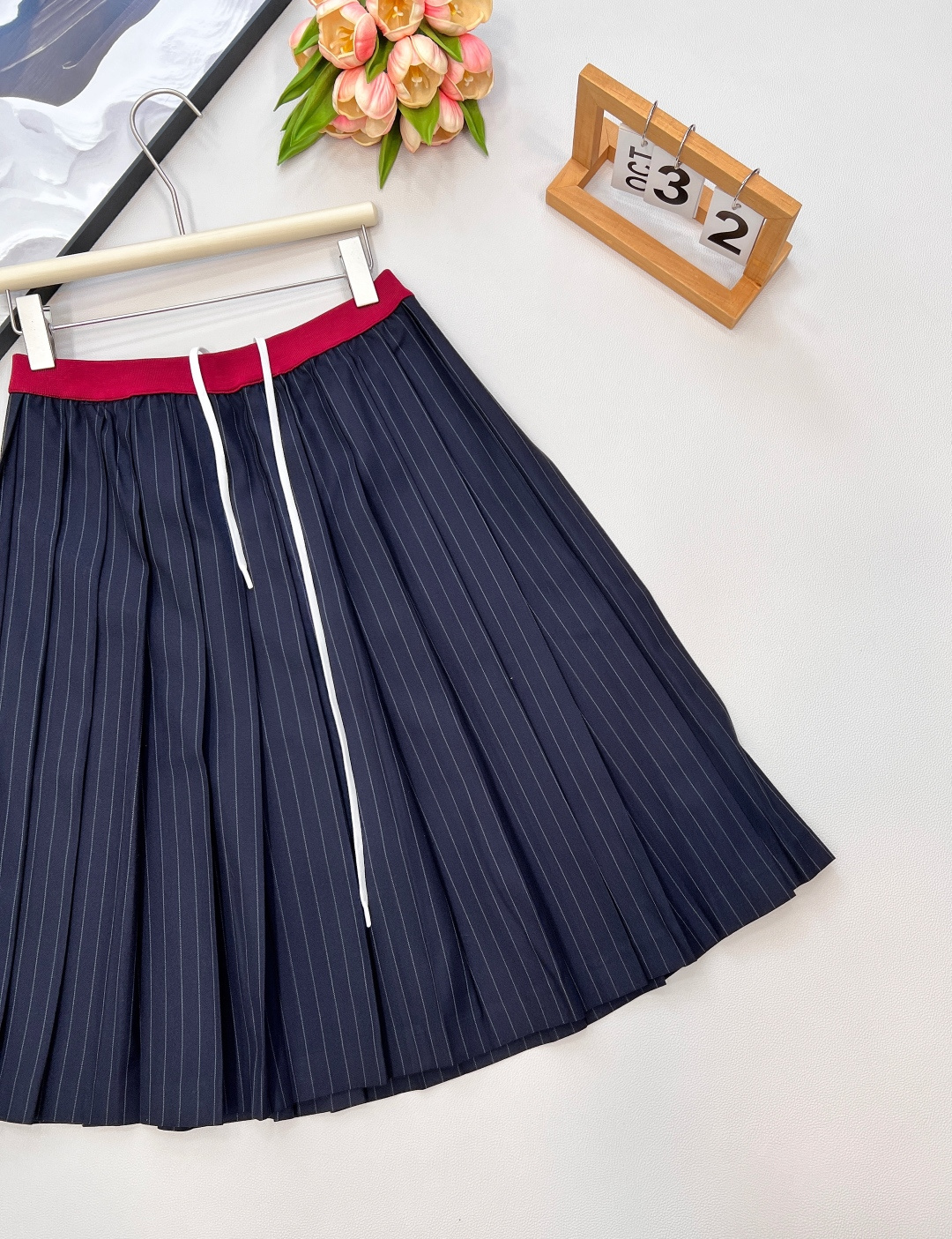 🆕Miumiu25Fw早秋新款知性分子学院风压褶长半裙丨⚠独家yb开发！高版出品！撞色罗纹腰带拼接设计甜