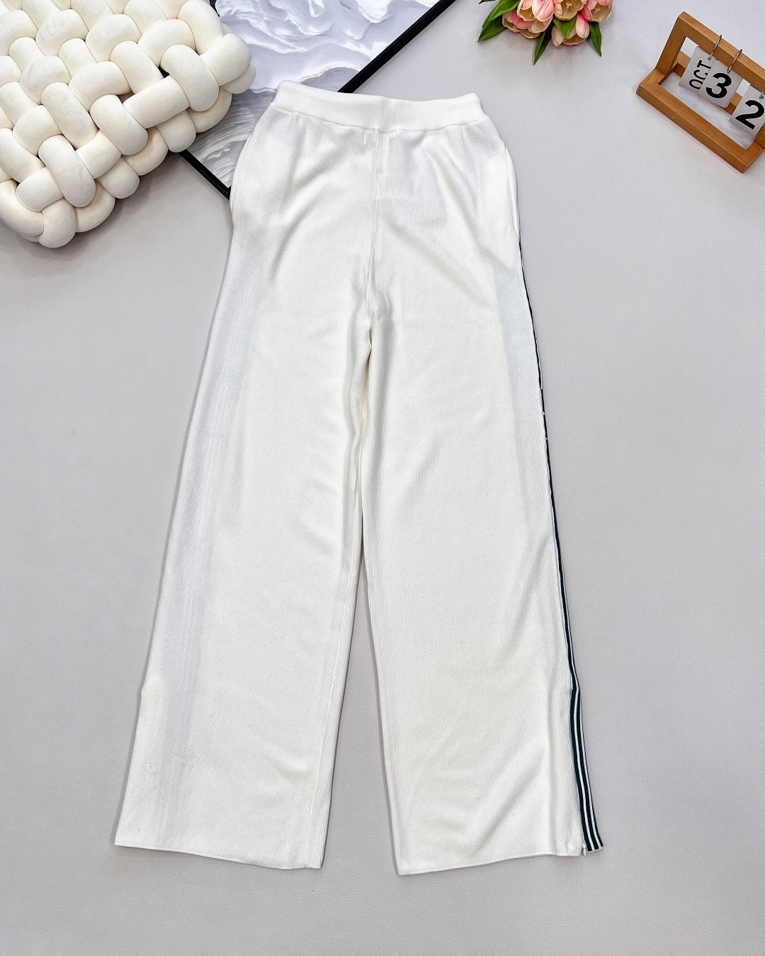 🆕Dior迪奥早秋新款针织休闲裤 | 把松弛感穿在身上，侧边绿色织带提花条纹，时髦撞色自带高街滤镜走两步