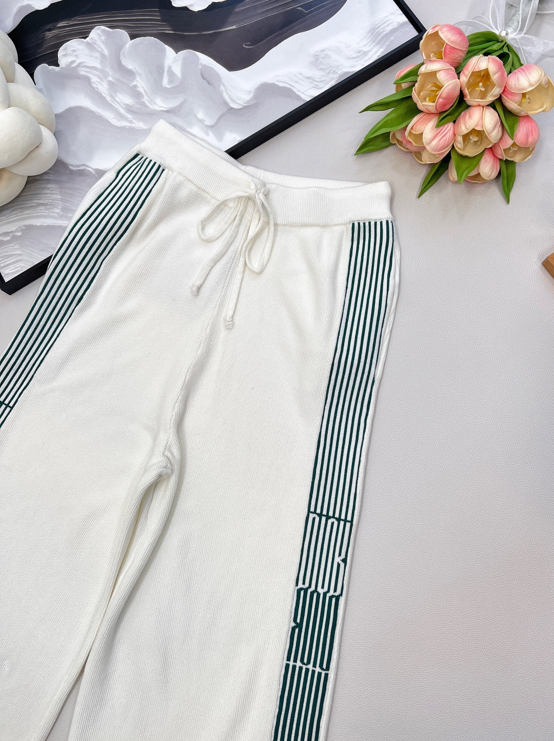 🆕Dior迪奥早秋新款针织休闲裤 | 把松弛感穿在身上，侧边绿色织带提花条纹，时髦撞色自带高街滤镜走两步