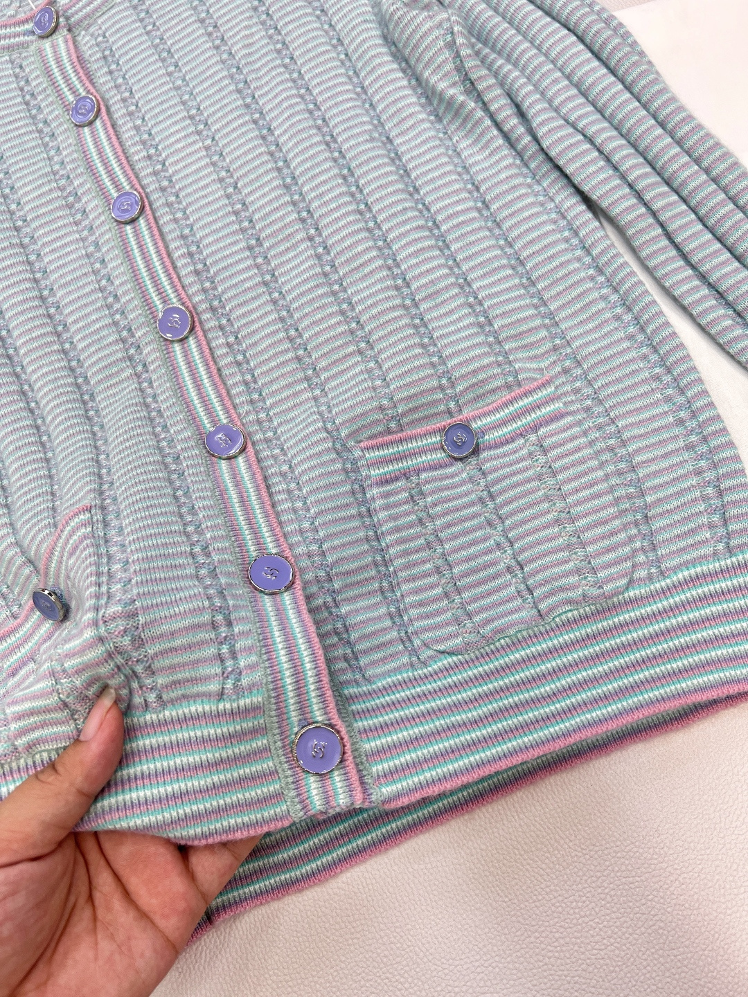 🆕Chanel25B高级手工坊系列新款口袋修身羊绒针织开衫丨⚠独家yb开发！高版出品！染色特种羊毛纱线，