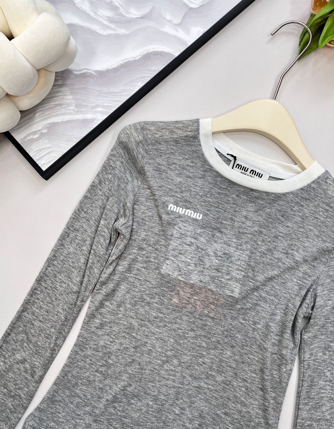 🆕Miumiu25Fw早秋新款字母刺绣基础撞色边长袖T恤丨⚠独家高版出品！高品质的天丝羊毛面料 超级软糯