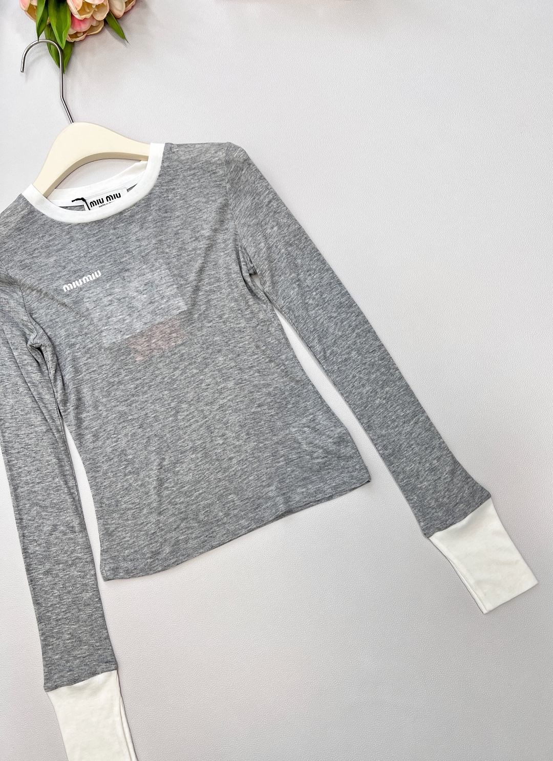 🆕Miumiu25Fw早秋新款字母刺绣基础撞色边长袖T恤丨⚠独家高版出品！高品质的天丝羊毛面料 超级软糯
