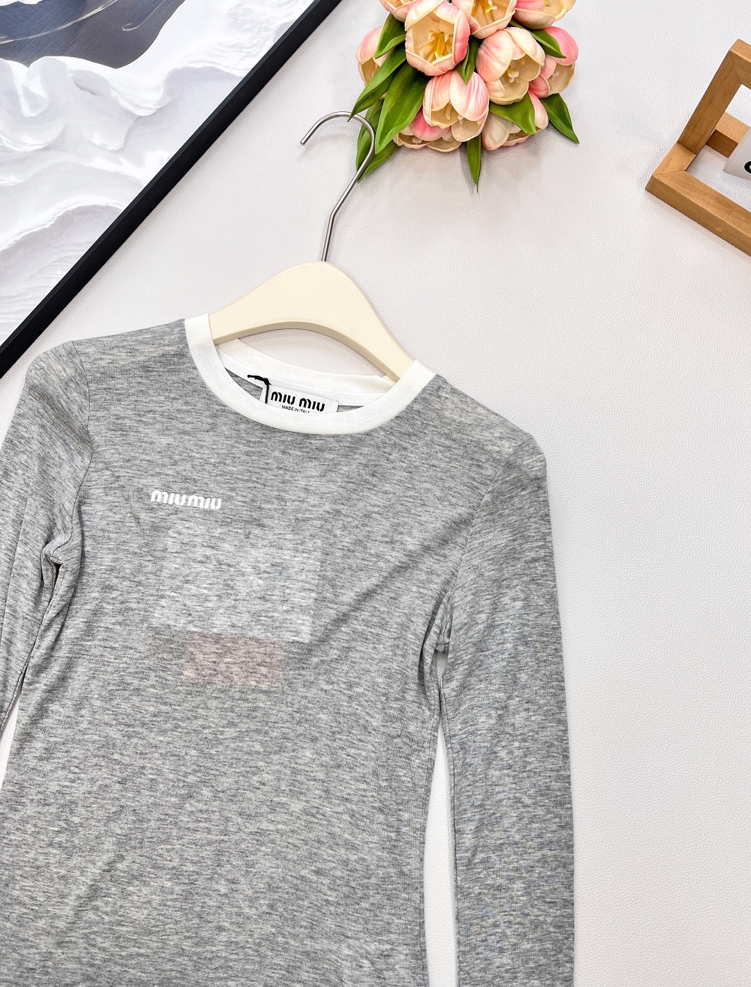 🆕Miumiu25Fw早秋新款字母刺绣基础撞色边长袖T恤丨⚠独家高版出品！高品质的天丝羊毛面料 超级软糯