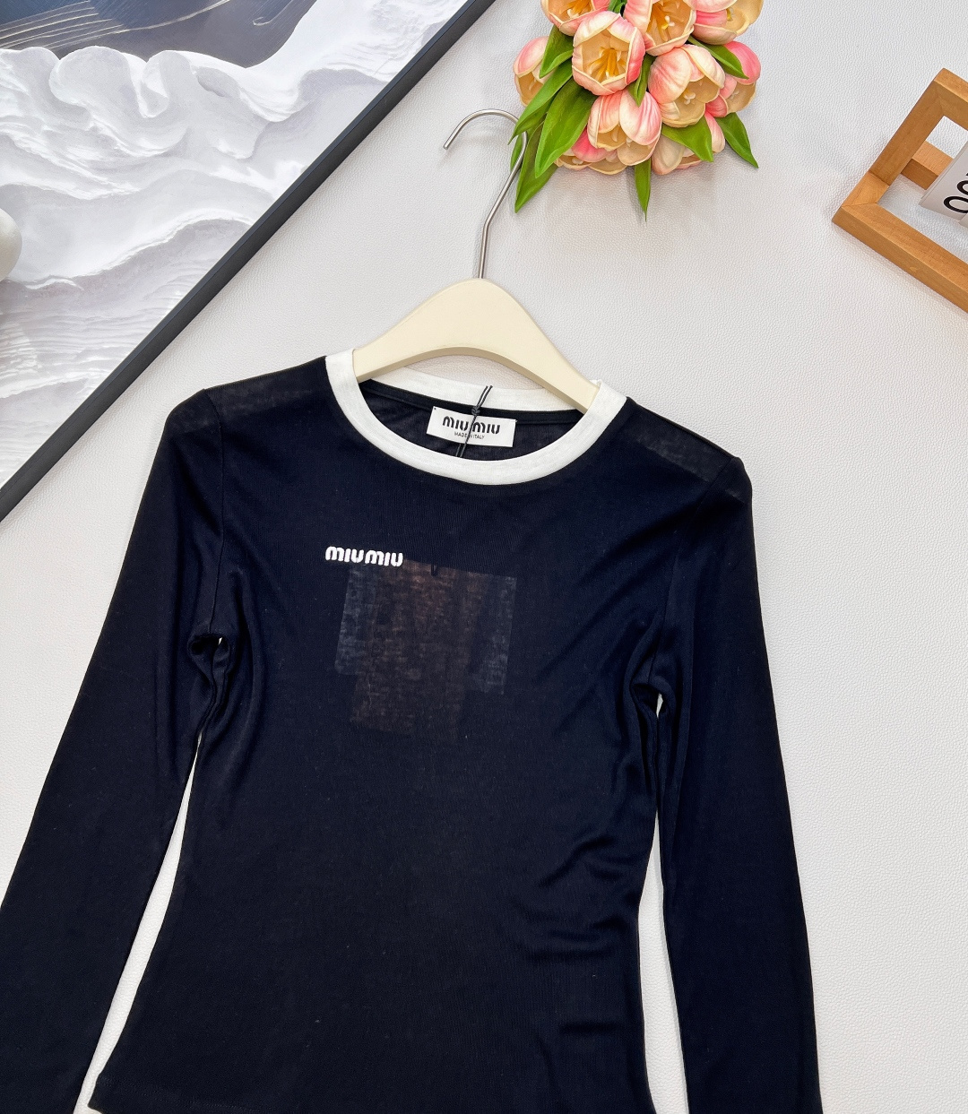 🆕Miumiu25Fw早秋新款字母刺绣基础撞色边长袖T恤丨⚠独家高版出品！高品质的天丝羊毛面料 超级软糯