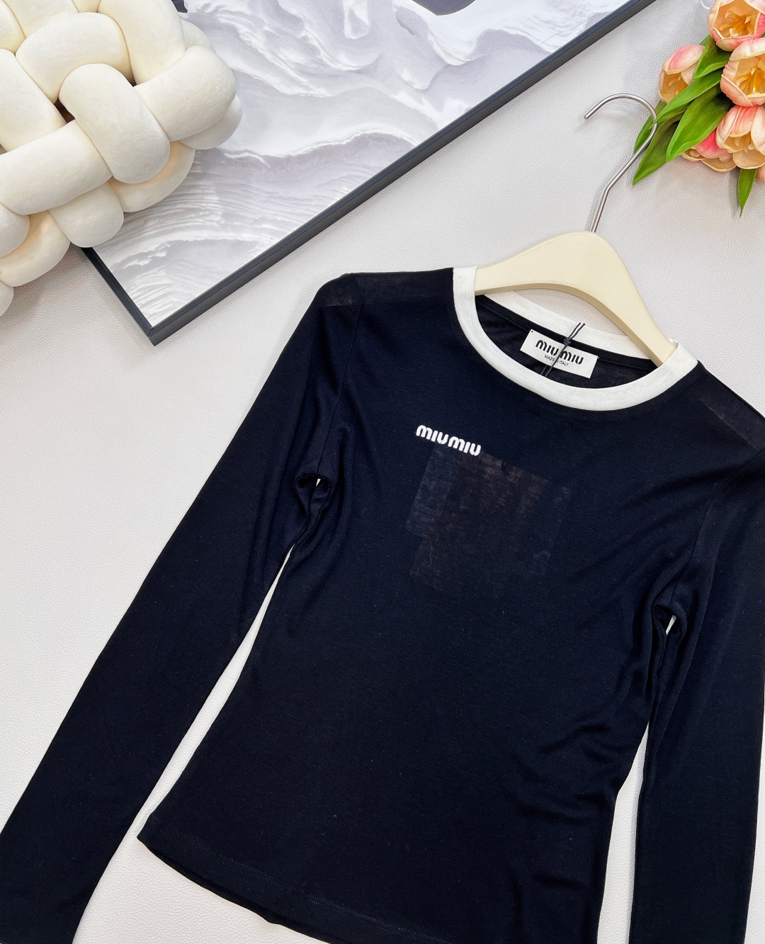 🆕Miumiu25Fw早秋新款字母刺绣基础撞色边长袖T恤丨⚠独家高版出品！高品质的天丝羊毛面料 超级软糯