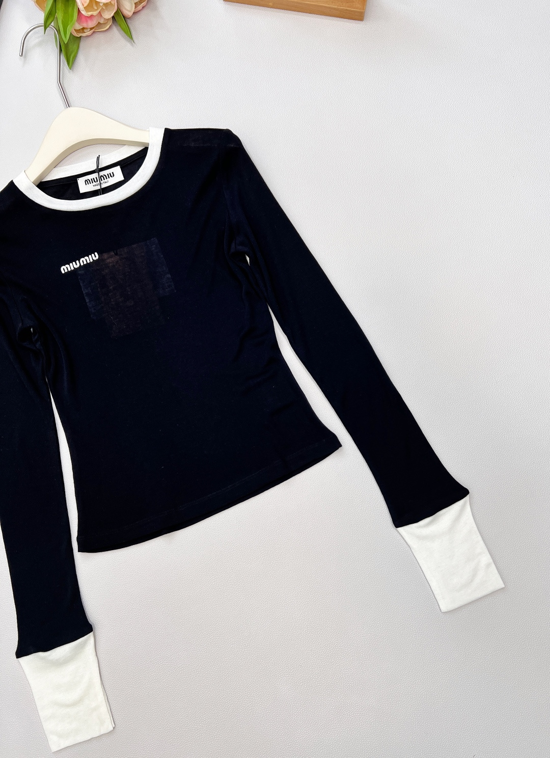 🆕Miumiu25Fw早秋新款字母刺绣基础撞色边长袖T恤丨⚠独家高版出品！高品质的天丝羊毛面料 超级软糯
