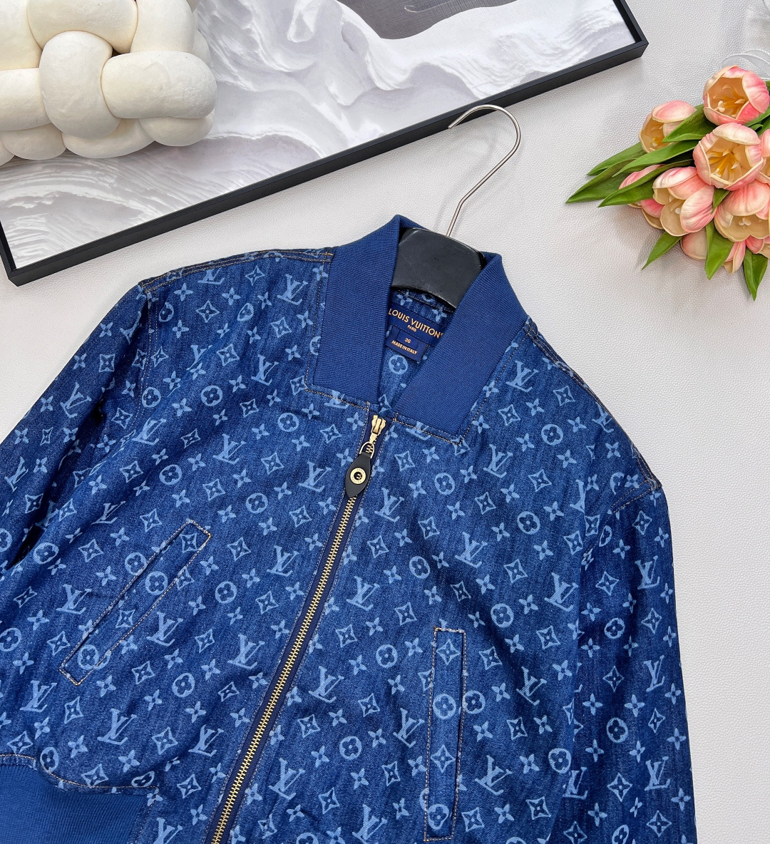 🆕Louis Vuitton 25Fw早秋新款激光印花牛仔短款夹克外套重磅登场✨ 标志性的激光印花图案，